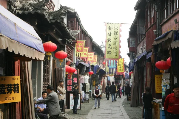 Vista Una Calle Ciudad Tongli Ciudad Suzhou Provincia Chinas Jiangsu — Foto de Stock