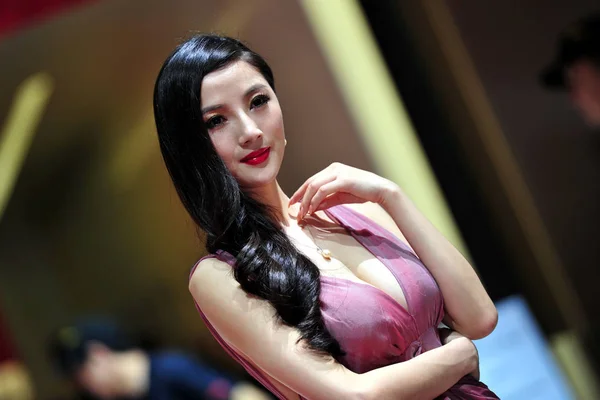 Model Wearing Sexy Dress Poses 12Th Beijing International Automotive Exhibition — Stock Photo, Image