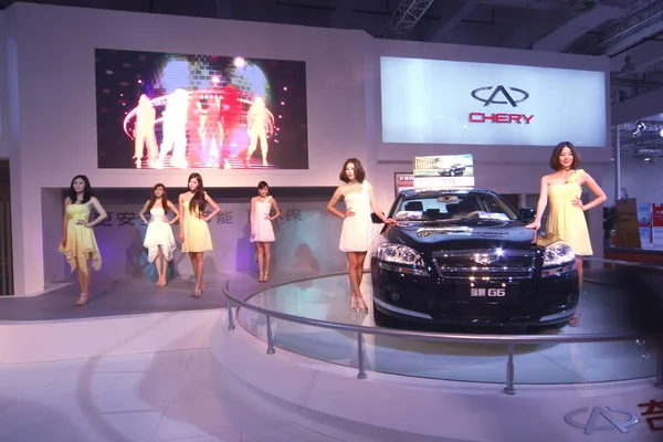 Modelos Posar Stand Chery Durante Uma Exposição Automóveis Jinan Leste — Fotografia de Stock