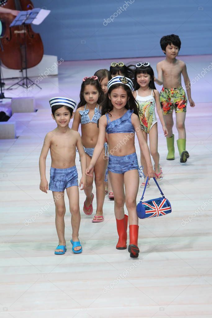 Modelos Presentan Creaciones Coleccion Trajes Bano Aimer Kids 2012 Durante Foto editorial de stock ChinaImages 242368618