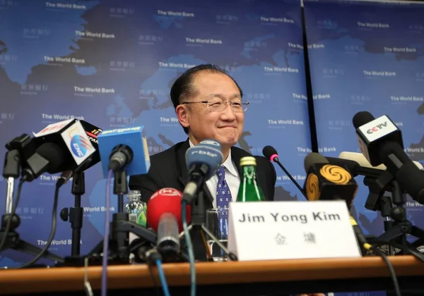 Kim Yong Jim Następnie Prezesa Banku Światowego Odpowiada Pytania Prasy — Zdjęcie stockowe
