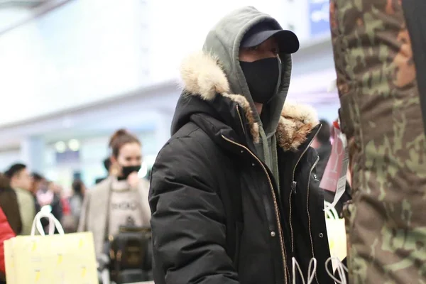 Chinese Zanger Acteur Han Geng Afgebeeld Beijing Capital International Airport — Stockfoto