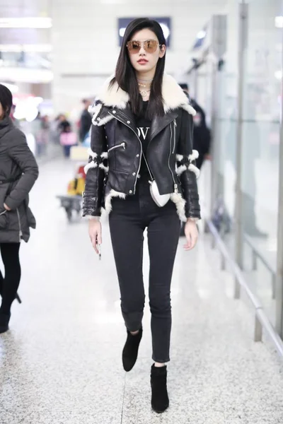 Chinese Model Mengyao Also Known Ming Arrives Airport Shanghai China — Stock Photo, Image