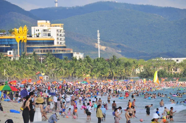 Los Turistas Llenan Resort Playa Durante Las Vacaciones Año Nuevo — Foto de Stock