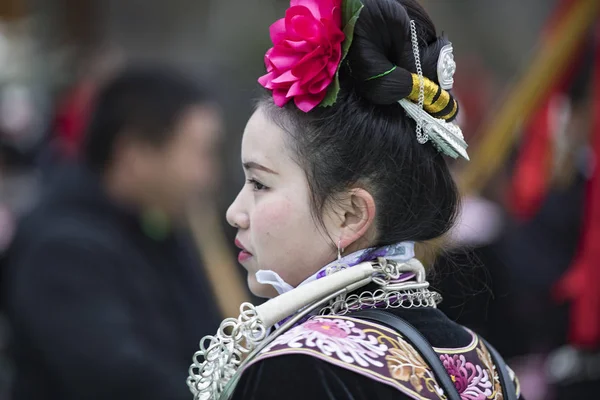 Gente Local China Minoría Étnica Miao Vestida Con Trajes Tradicionales — Foto de Stock