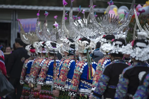 Gente Local China Minoría Étnica Miao Vestida Con Trajes Tradicionales —  Fotos de Stock