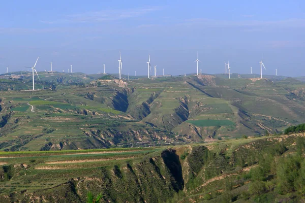 Rüzgar Türbinleri Çin Kuzeyindeki Xinzhou Şehrindeki Bir Rüzgar Çiftliğinde Elektrik — Stok fotoğraf