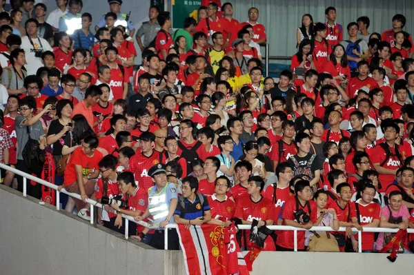 Los Aficionados Ver Una Lección Entrenamiento Del Manchester United Shanghai — Foto de Stock