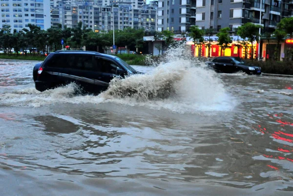 Bil Ses Översvämningsvatten Efter Kraftigt Regn Fuzhou Södra Chinas Fujian — Stockfoto