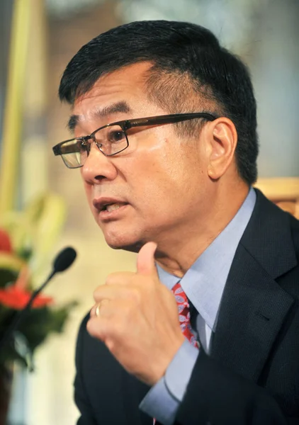 Ambasador Usa Chinach Gary Locke Mówi Konferencji Promocji Inwestycji Podczas — Zdjęcie stockowe