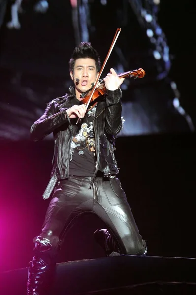 Cantante Taiwanés Lee Hom Wong Toca Violín Durante Concierto Nanning — Foto de Stock