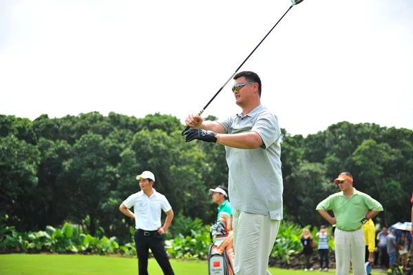 Der Pensionierte Chinesische Basketball Superstar Yao Ming Vorne Spielt Einen — Stockfoto