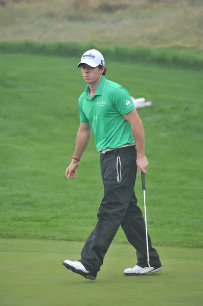 Rory Mcilroy Dell Irlanda Del Nord Guarda Durante Primo Del — Foto Stock