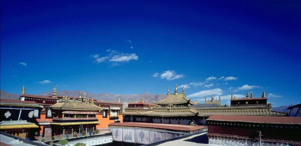 Tekintettel Jokhang Templom Lhászában Délnyugat Chinas Tibet Autonóm Régió — Stock Fotó