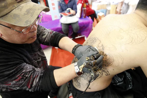 Fil Tatuerare Tatueringar Man Kosmetika Expo Jinan City East Chinas — Stockfoto