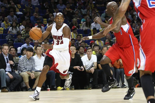 Ray Allen Der Miami Heat Links Fordert Lamar Odom Rechts — Stockfoto