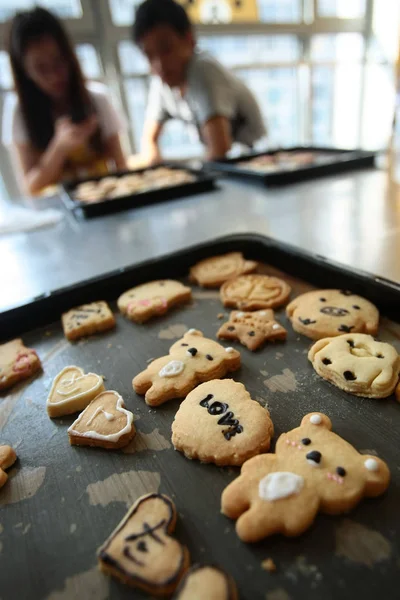 リラックマの形のクッキーが 2012 上海でリラックマをテーマにしたパン屋さんで描かれて — ストック写真