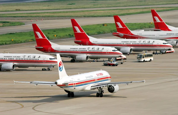 Jet Repülőgépek Shanghai Airlines China Eastern Airlines Képen Shanghai Hongqiao — Stock Fotó