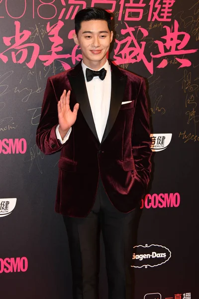 Sydkoreanske Skuespiller Park Seo Joon Udgør Han Ankommer Den Røde - Stock-foto