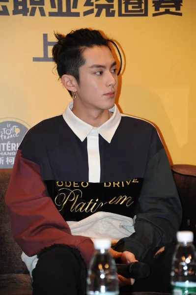 Κινεζική Ηθοποιός Dylan Wang Hedi Από Νέα Σύνθεση Της Ομάδας — Φωτογραφία Αρχείου