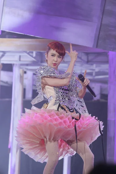 Hong Kong Piosenkarka Fiona Sit Wykonuje Podczas Jej Osobisty Koncert — Zdjęcie stockowe