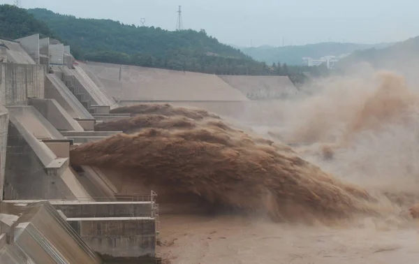 Вид Сброса Воды Водохранилища Сяоланди Городе Цзилинь Центральная Провинция Хэнань — стоковое фото