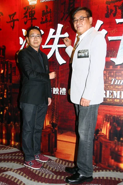 香港电影导演罗致良和叶志强在2012年9月9日抵达红地毯上观看尼古拉斯 特西斯最新电影 子弹消失 的电影首映 中国香港 — 图库照片