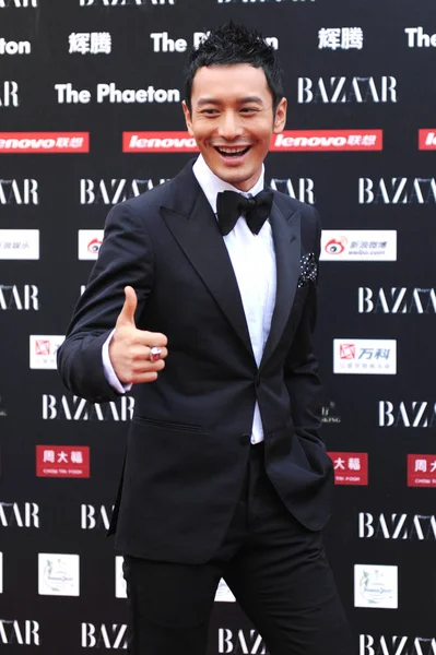 Der Chinesische Schauspieler Huang Xiaoming Posiert Auf Dem Roten Teppich — Stockfoto