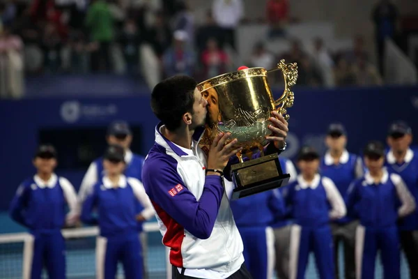 Novak Djokovic Serbia Kisses His Champion Trophy Award Ceremony Defeating — Stock Photo, Image