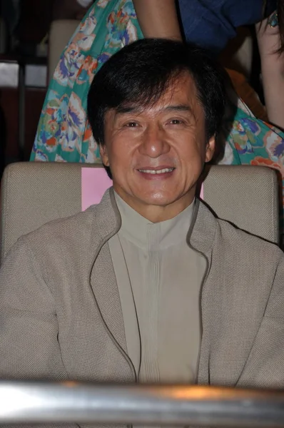 Hong Kong Szupersztár Kung Jackie Chan Mosolyog Során Sajtótájékoztatón Hogy — Stock Fotó