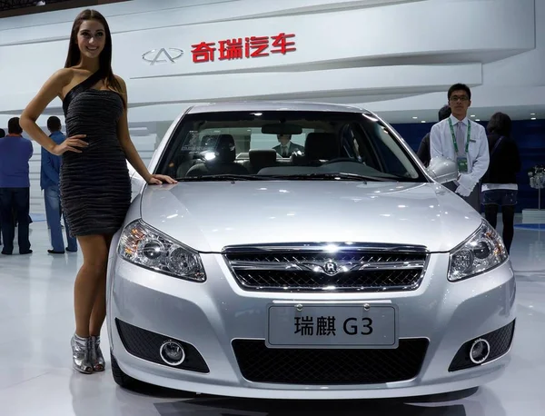 Een Model Poseert Stand Van Chery Tijdens 12E Beijing International — Stockfoto