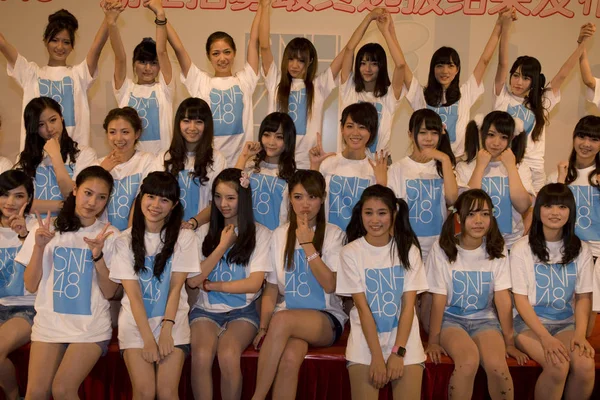 Des Jeunes Filles Groupe Pop Chinois Snh48 Assistent Une Cérémonie — Photo