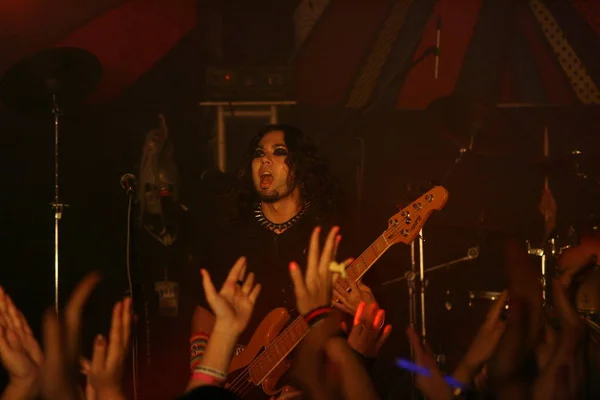2012年6月3日 日本摇滚乐队 在中国香港的音乐会上表演 — 图库照片