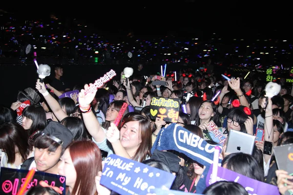 Los Aficionados Aplauden Concierto Del Pop Festival Music Bank Hong — Foto de Stock