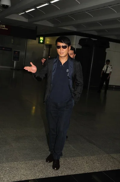 Гонконг Співак Актор Леон Лай Прибуває Міжнародний Аеропорт Гонконгу Гонконгу — стокове фото