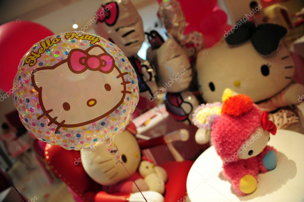 Hello Kitty Giocattoli Palloncini Vengono Visualizzati Presso Ristorante Hello  Kitty — Foto Editoriale Stock © ChinaImages #244103586