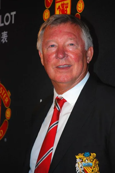 Trener Sir Alex Ferguson Manchesteru United Uczęszcza Pokaz Mody Zegarek — Zdjęcie stockowe