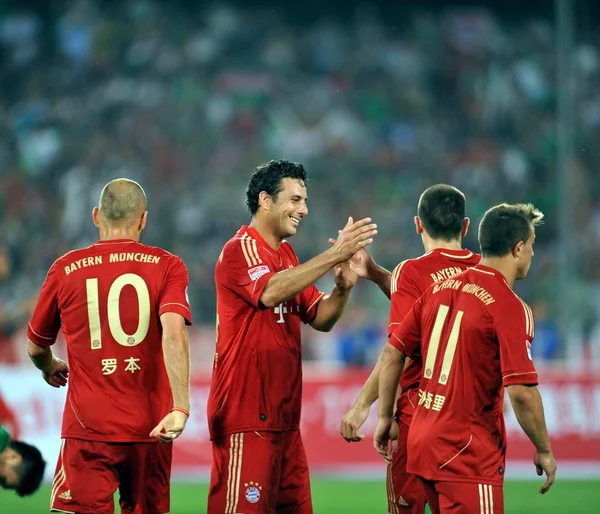 Claudio Pizarro Bayern Munich Celebrates Goal Teammates Friendly Match Beijing — Stock Photo, Image