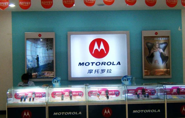 File Motorola Mobiles Phones Seen Sale Mobile Phone Retailer Yichang — Stock Photo, Image