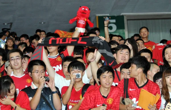 Вентилятори Дивитися Навчальний Урок Манчестер Юнайтед Шанхаї Китай Липня 2012 — стокове фото