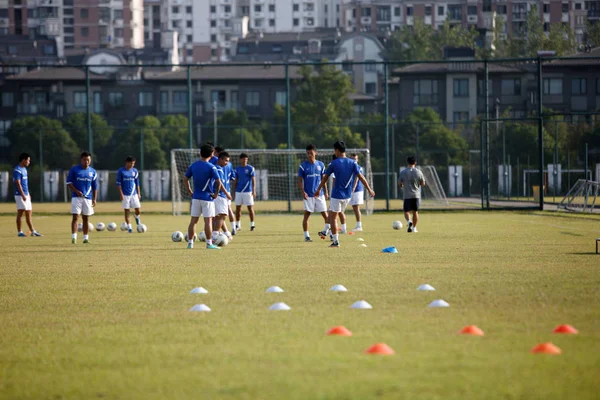 Fußballer Des Shanghai Shenhua Während Einer Trainingseinheit Shanghai Shenhua Fußballtrainingszentrum — Stockfoto