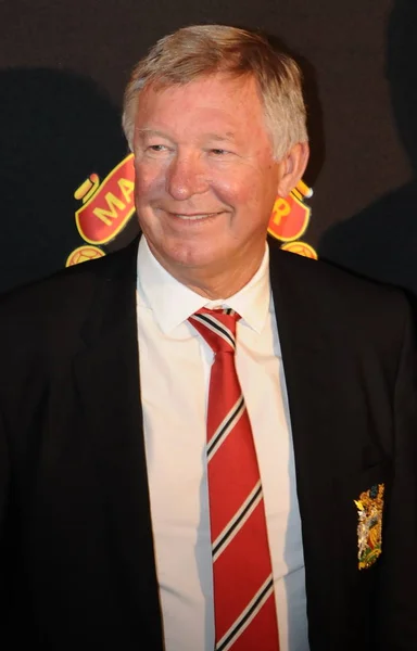 Trener Sir Alex Ferguson Manchesteru United Uczęszcza Pokaz Mody Zegarek — Zdjęcie stockowe