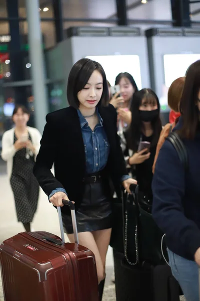 Chinese Singer Actress Victoria Song Song Qian Arrives Beijing Capital — Stock Photo, Image