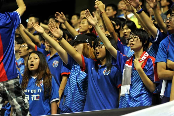 Fotbollsfans Vid Shanghai Shenhua Mod Den Runda Matchen 2012 Kinesiska — Stockfoto