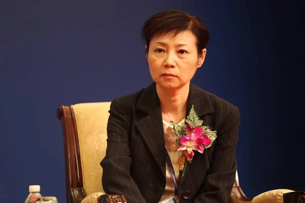 Zhu Yaping Presidenta Del Cecep Shenzhen Investment Group Escucha Durante —  Fotos de Stock