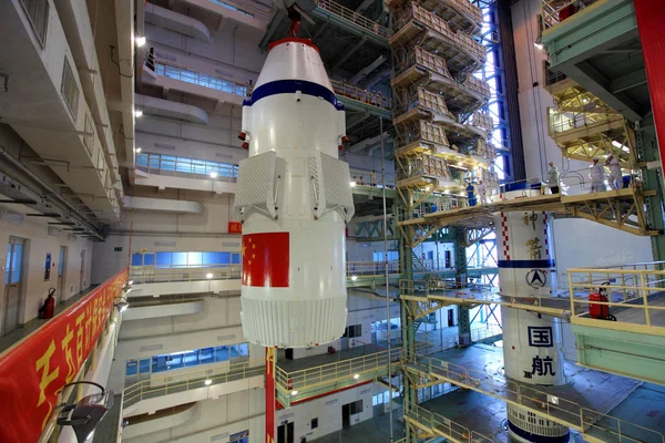 Das Raumschiff Shenzhou Shenzhou Wird Gehoben Bevor Auf Einer Trägerrakete — Stockfoto