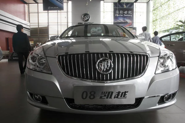 Buick Excelle Vyrábí Shanghai Vidět Prodej Buick Prodejce Šanghaji Čína — Stock fotografie