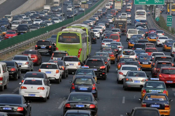 Masses Vehicles Move Slowly Traffic Jam Highway Last Day National — Stock Photo, Image