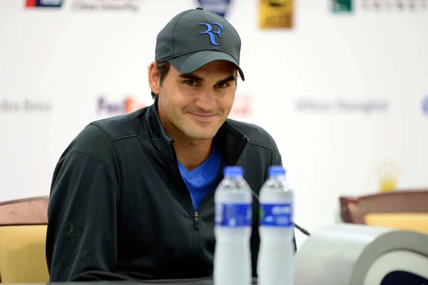 Roger Federer Aus Der Schweiz Reagiert Auf Einer Pressekonferenz Anlässlich — Stockfoto