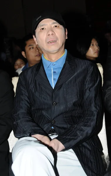 Der Chinesische Regisseur Feng Xiaogang Nimmt Der Pressekonferenz Zur Mission — Stockfoto